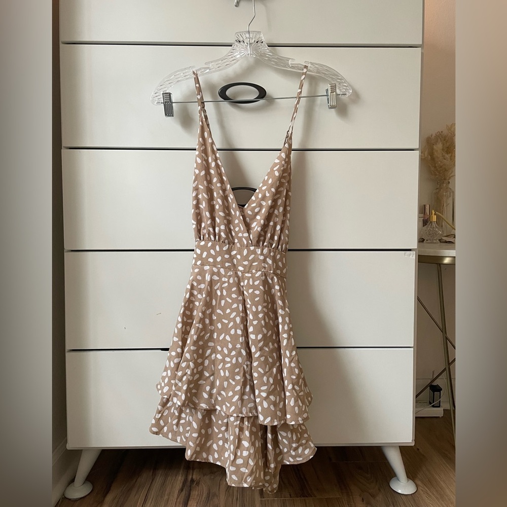 NWT Oatmeal Flowy Romper
